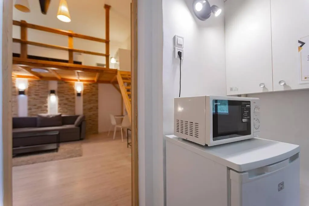 Cool Apartment In The Center With Patio, Szovetseg Street Boedapest