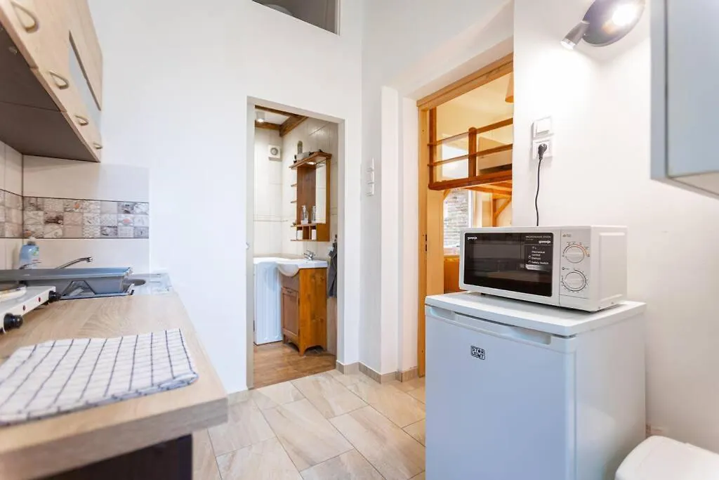 Cool Apartment In The Center With Patio, Szovetseg Street ブダペスト